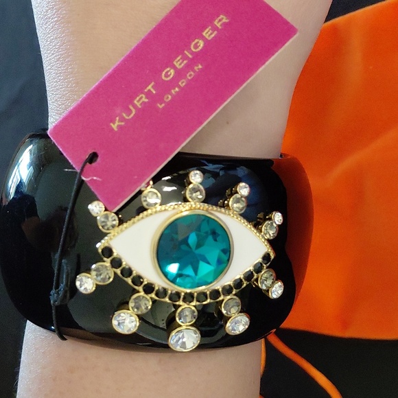 KURT GEIGER LONDON CUFF BRACELET Eye and Crystal Accents - Picture 8 of 10